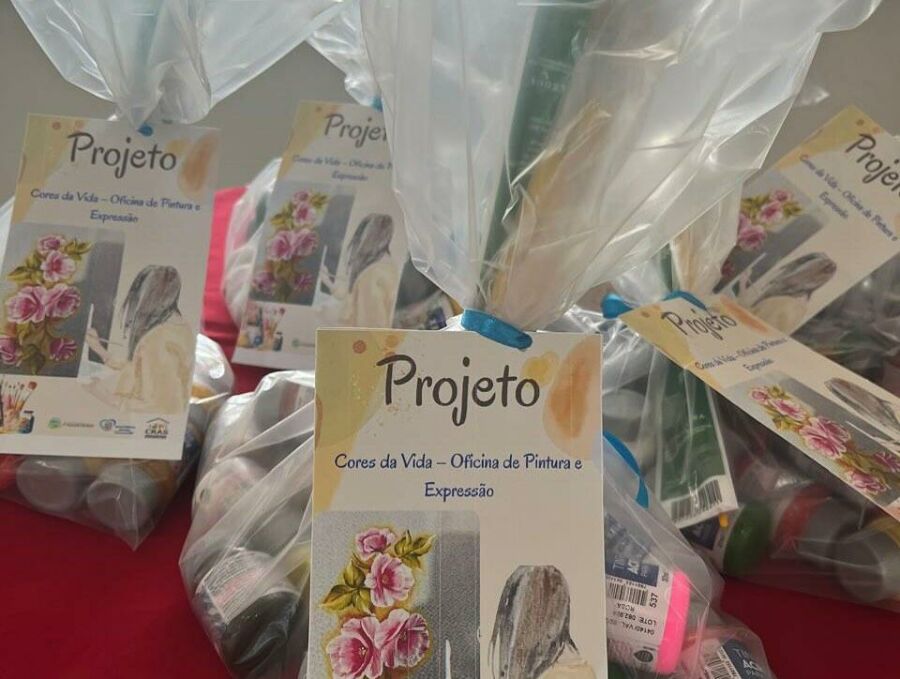 Imagem Encerramento da Primeira Turma do Projeto Cores da Vida  Oficina de Pintura e ExpressãoA Pref 1